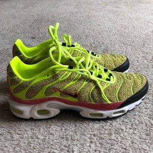 Women’s Nike Air Max Plus size 9.5